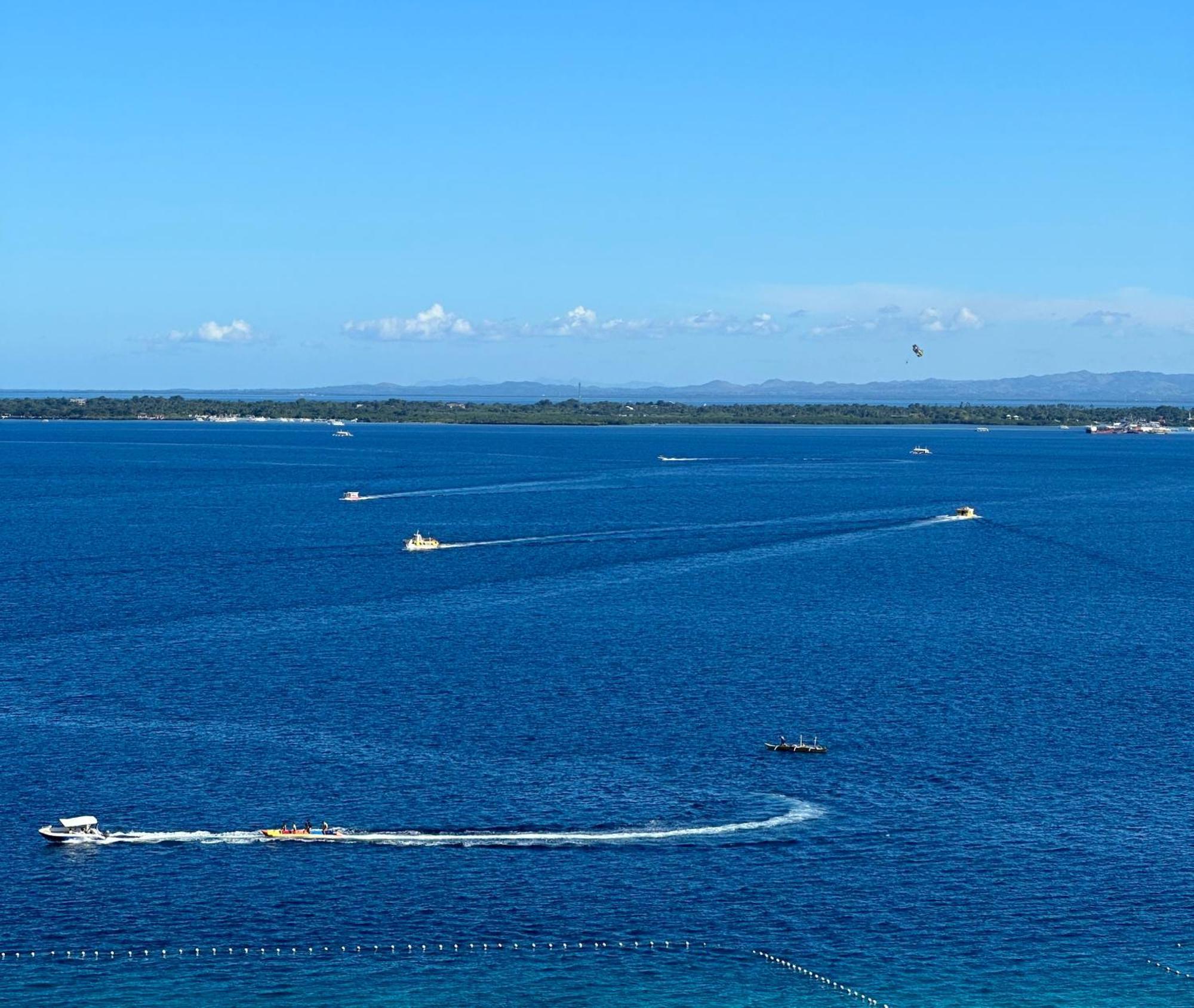 Serene Oceanview Studio In La Mirada Apartment มักตัน ภายนอก รูปภาพ